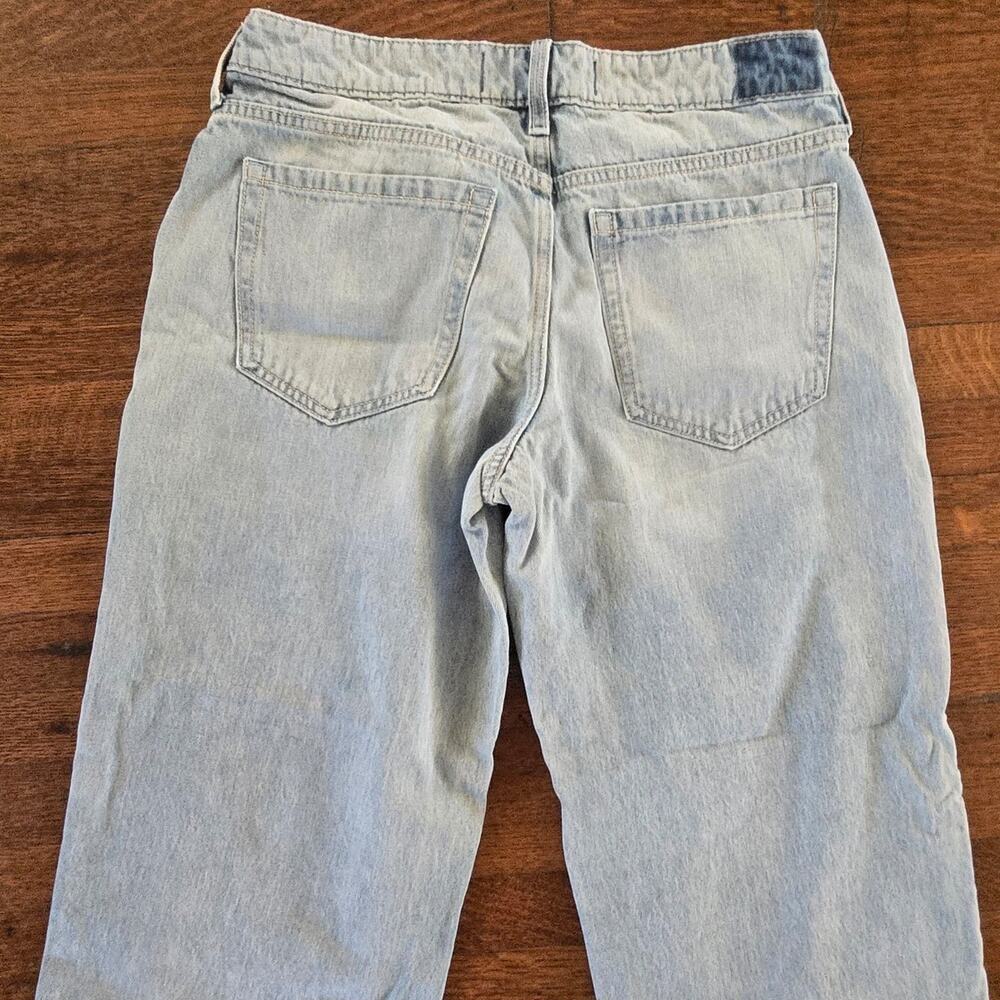 Hollister Women's Low-Rise Baggy distressed Jeans – Casual Relaxed Fit Size 8R - Picture 5 of 9